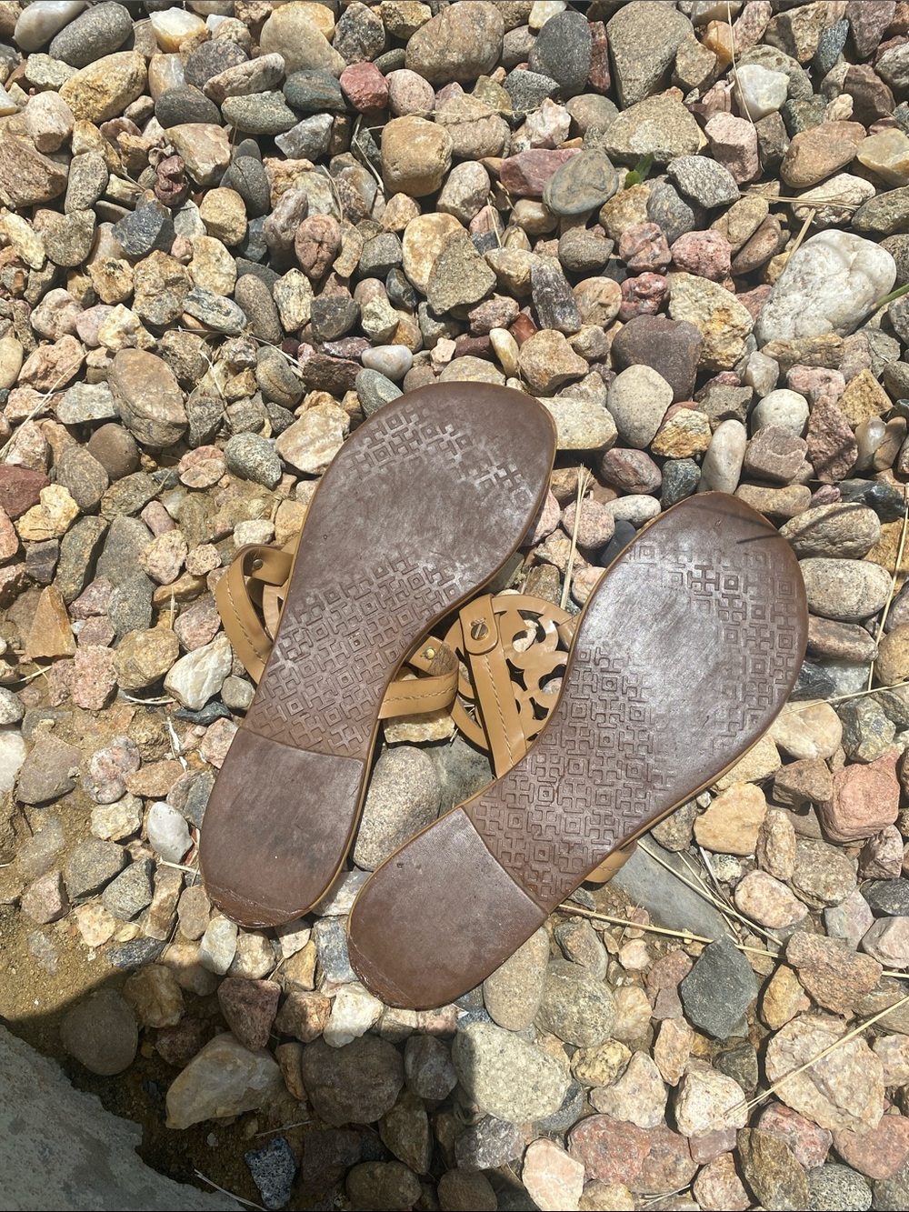 Tory Burch Tan Leather Logo Thong Sandals - Picture 4 of 8